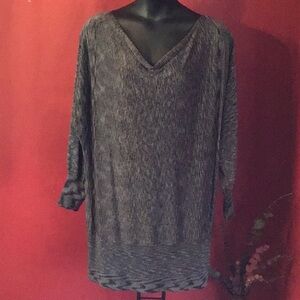 INC WOMAN METALLIC TOP SIZE 1X
